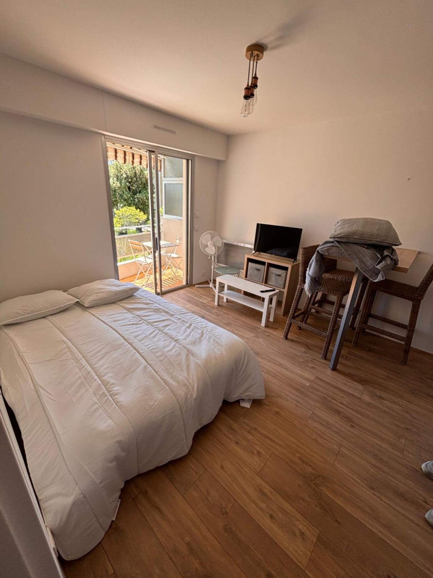 Apartament Beau Studio 300 M De La Plage Avec Parking La Ciotat Zewnętrze zdjęcie
