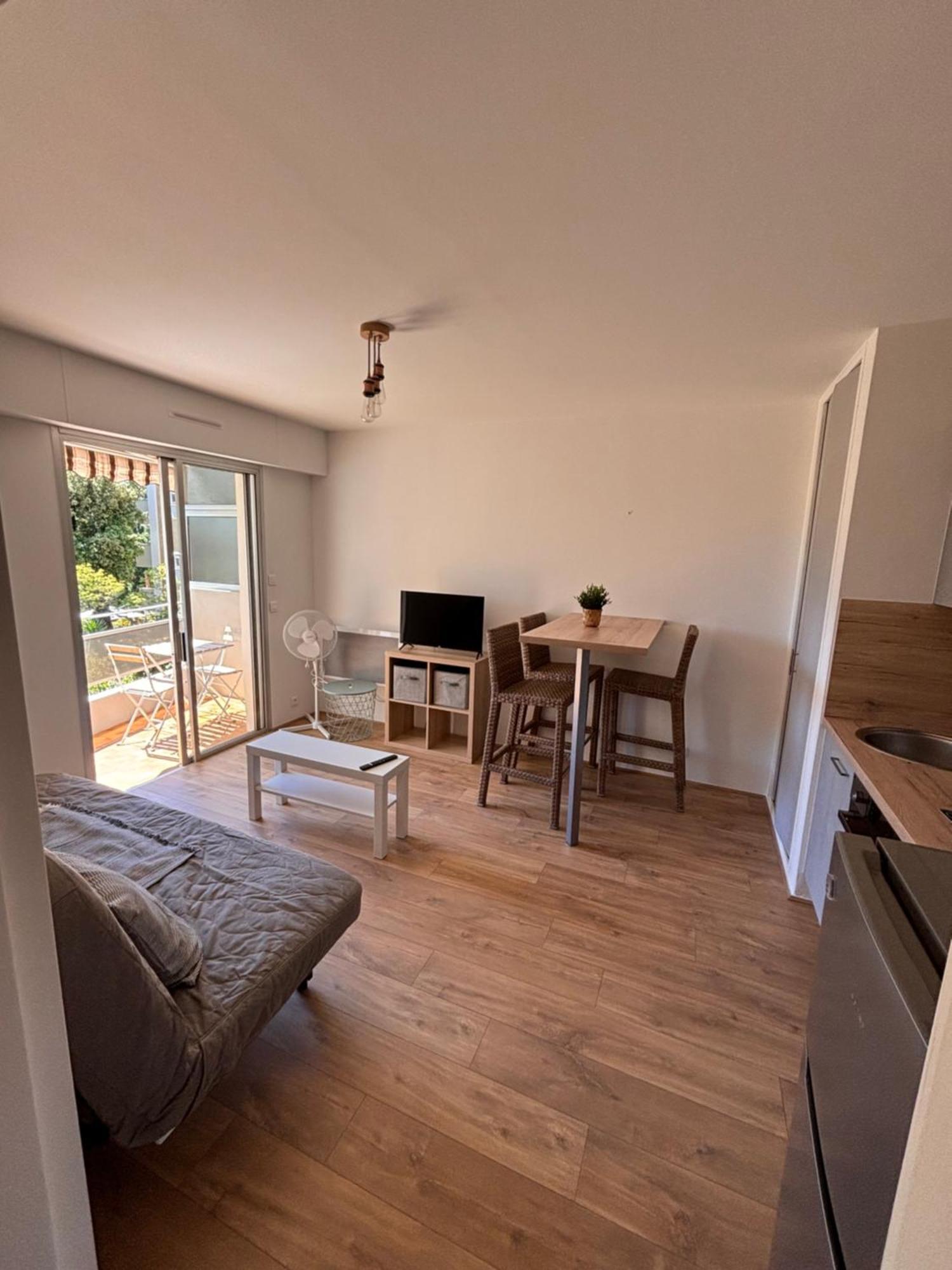 Apartament Beau Studio 300 M De La Plage Avec Parking La Ciotat Zewnętrze zdjęcie